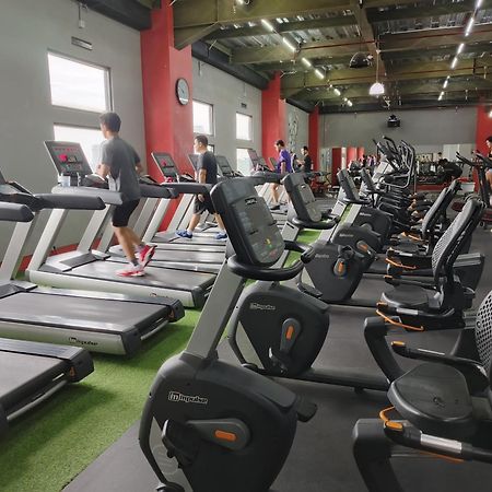 Hotel Santika Mega City Бекаси Экстерьер фото