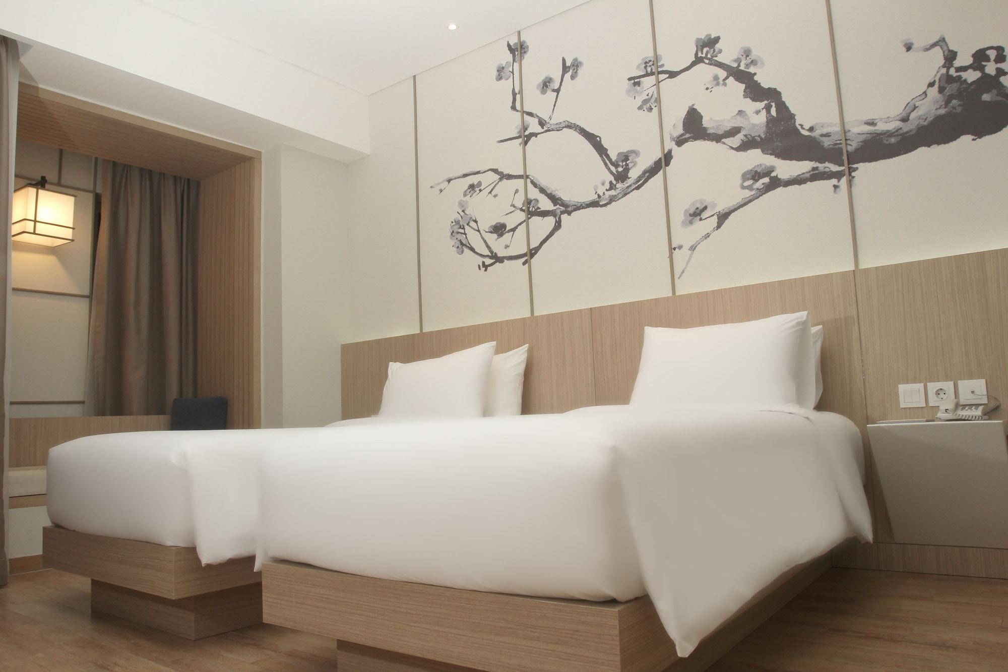 Hotel Santika Mega City Бекаси Экстерьер фото