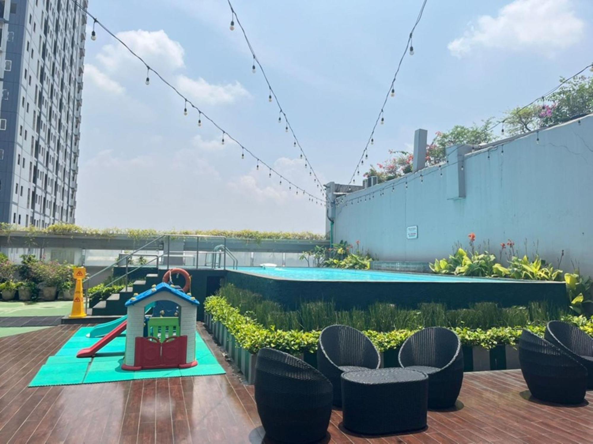 Hotel Santika Mega City Бекаси Экстерьер фото
